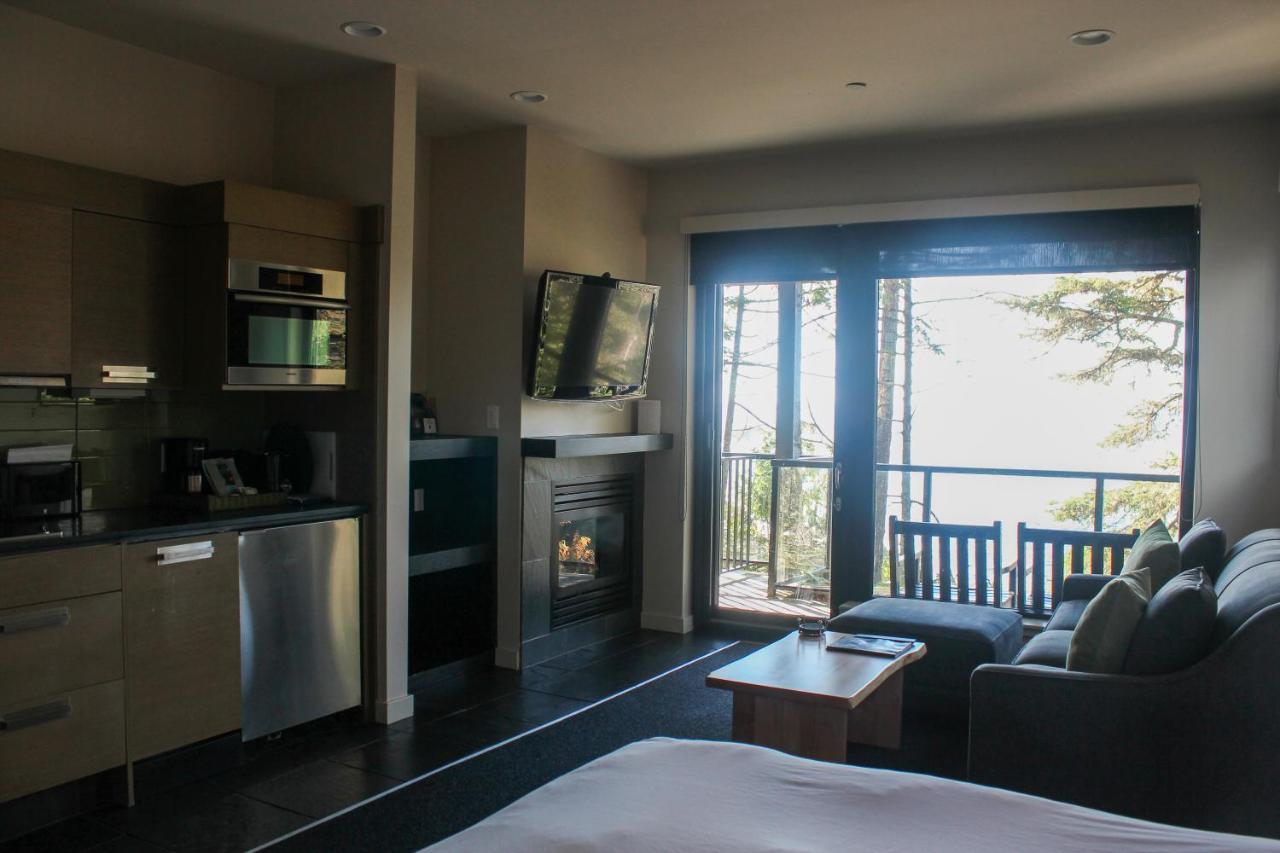 Black Rock Oceanfront Resort Ucluelet Bagian luar foto